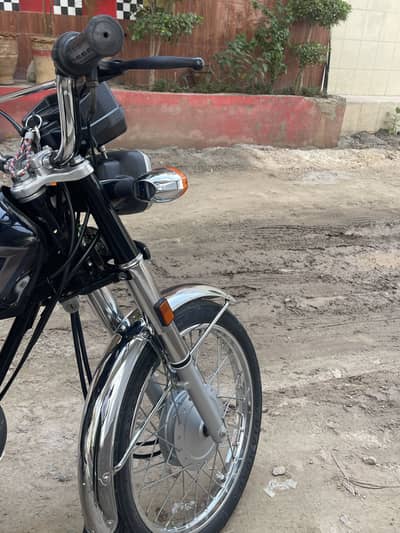 Total genuine mint condition 7500 km only drive