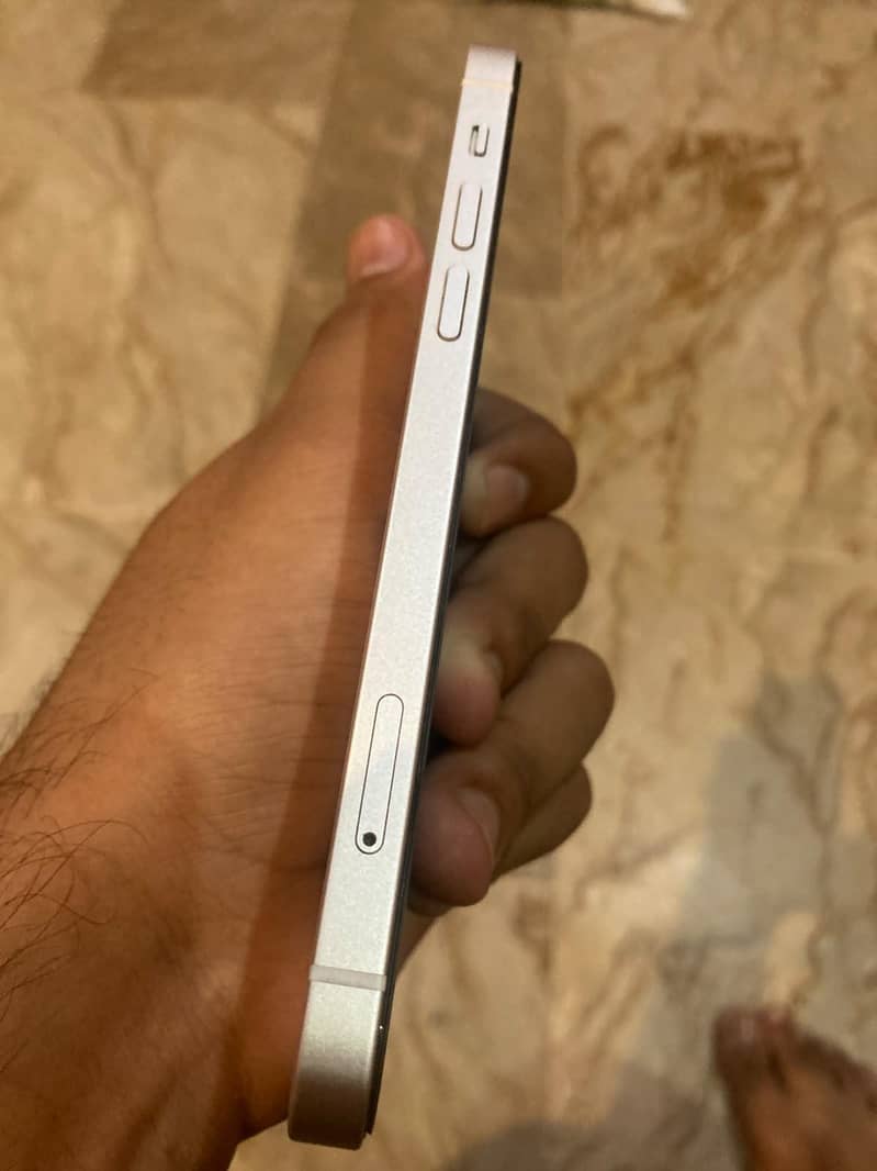 Apple iPhone 12 2