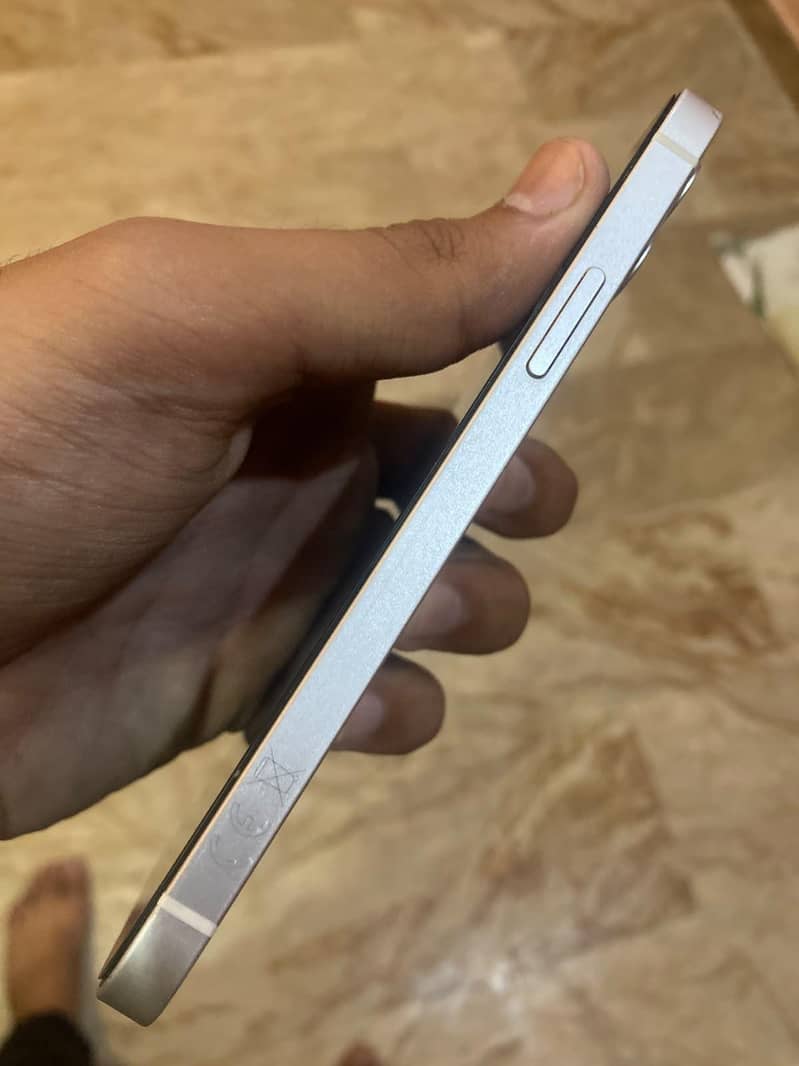 Apple iPhone 12 5