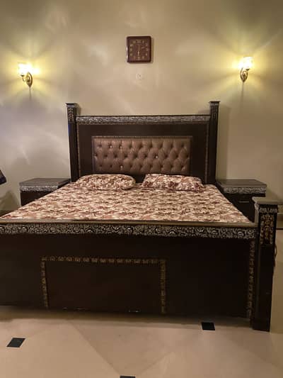 Complete Bed Set — Bed, Mattress & 2 Side Tables