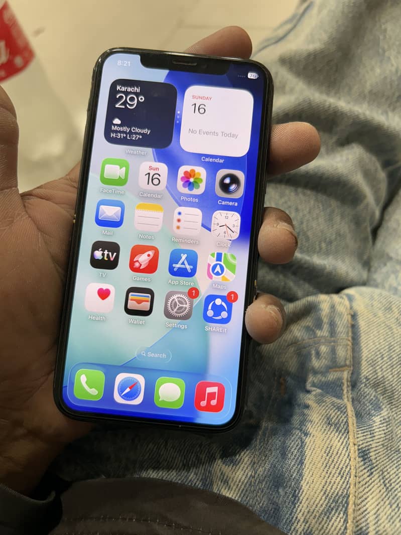Apple iPhone 11 Pro 1