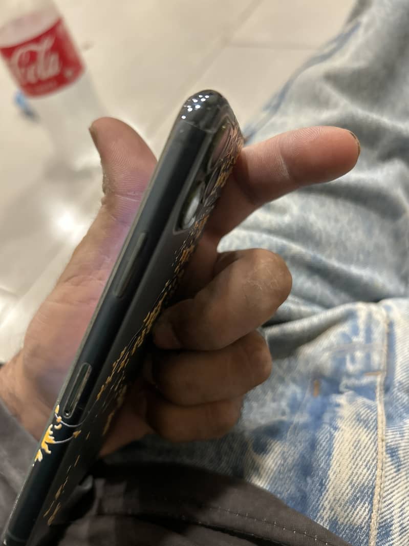 Apple iPhone 11 Pro 2