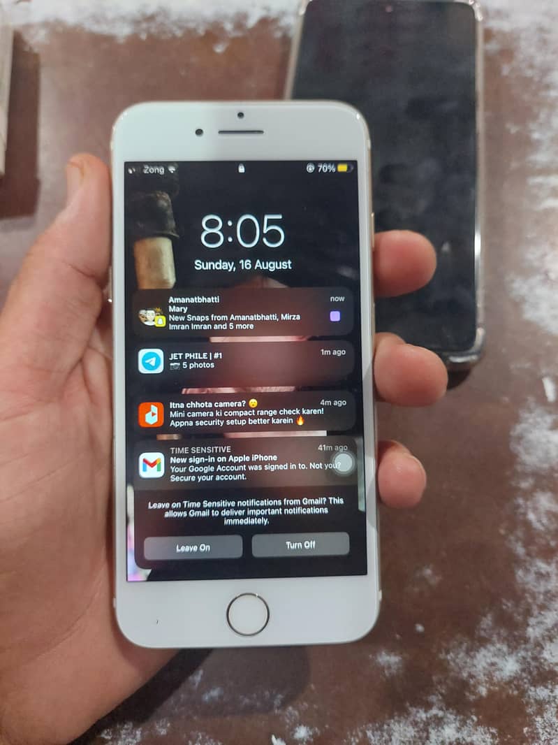 Apple iPhone 7 1