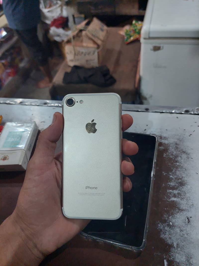 Apple iPhone 7 5