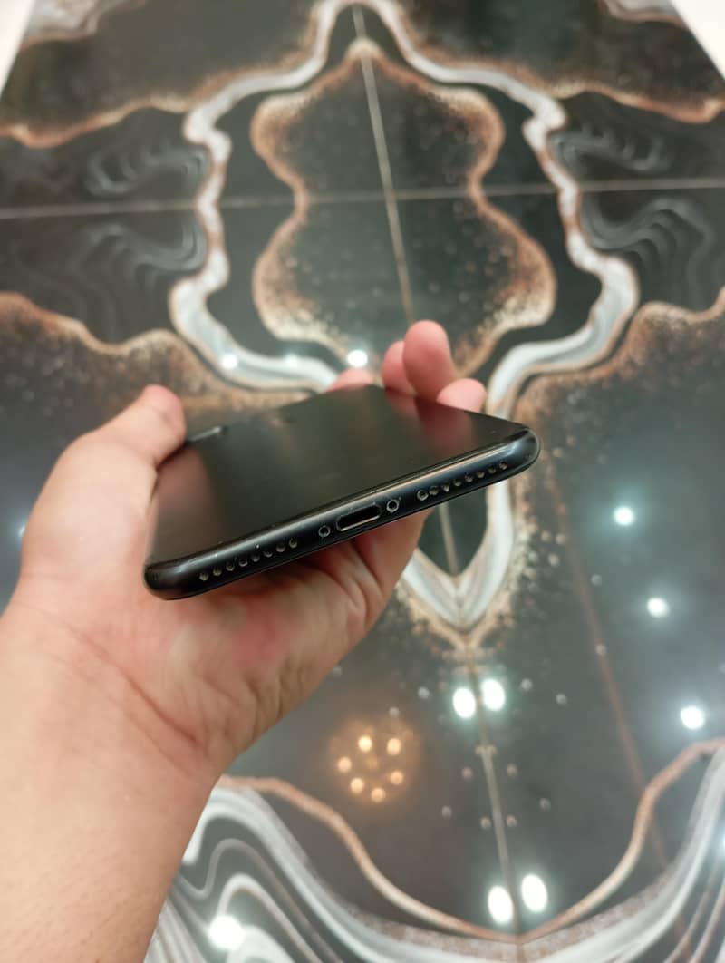 Apple iPhone 7 Plus 3