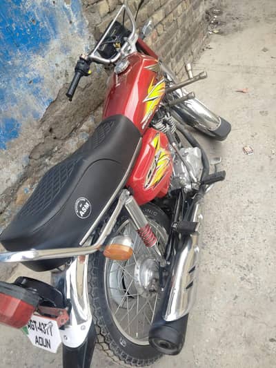 honda 125 model 2021 good condition 138 urgent sale