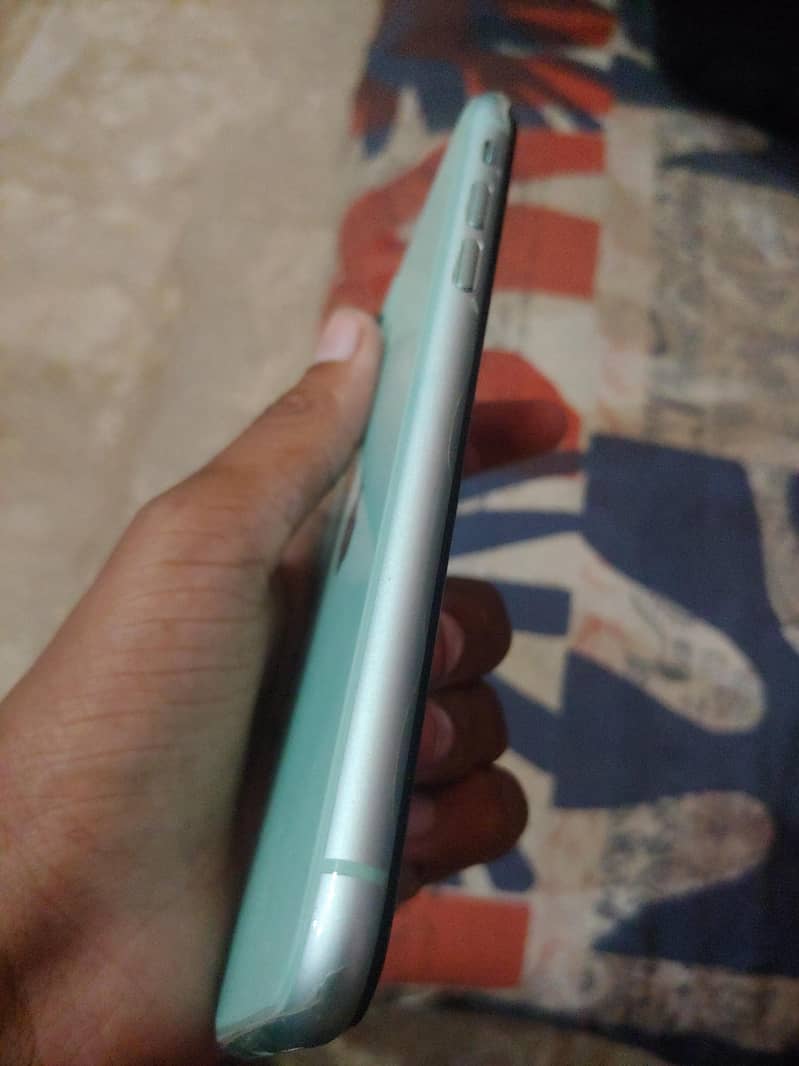Apple iPhone 11 2