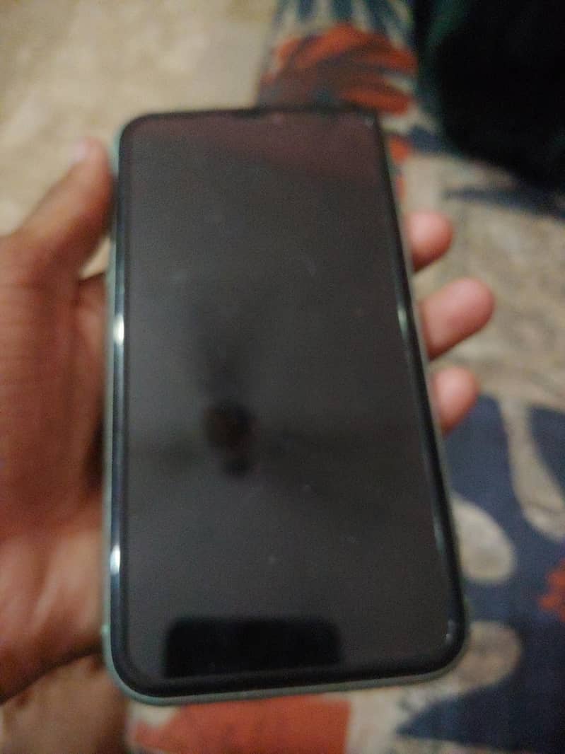 Apple iPhone 11 4