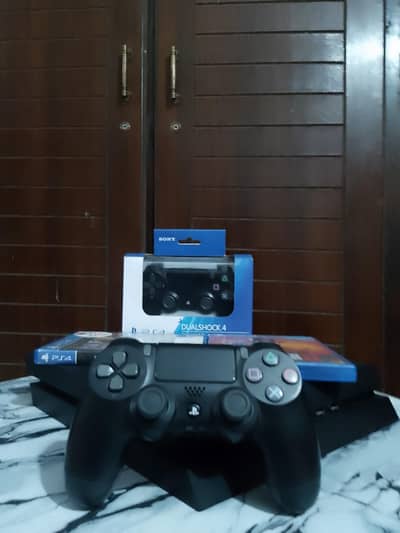 PS4 Fat Bundle for Sale  price negotiable