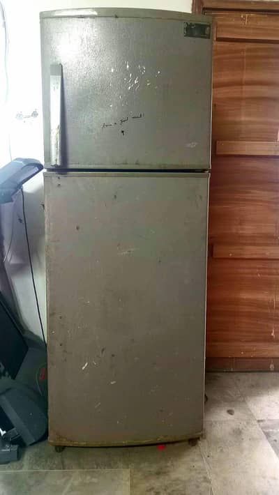 Used singer Refrigerator and freezer in good Working condition