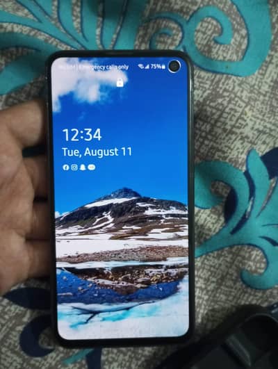 Samsung s10e