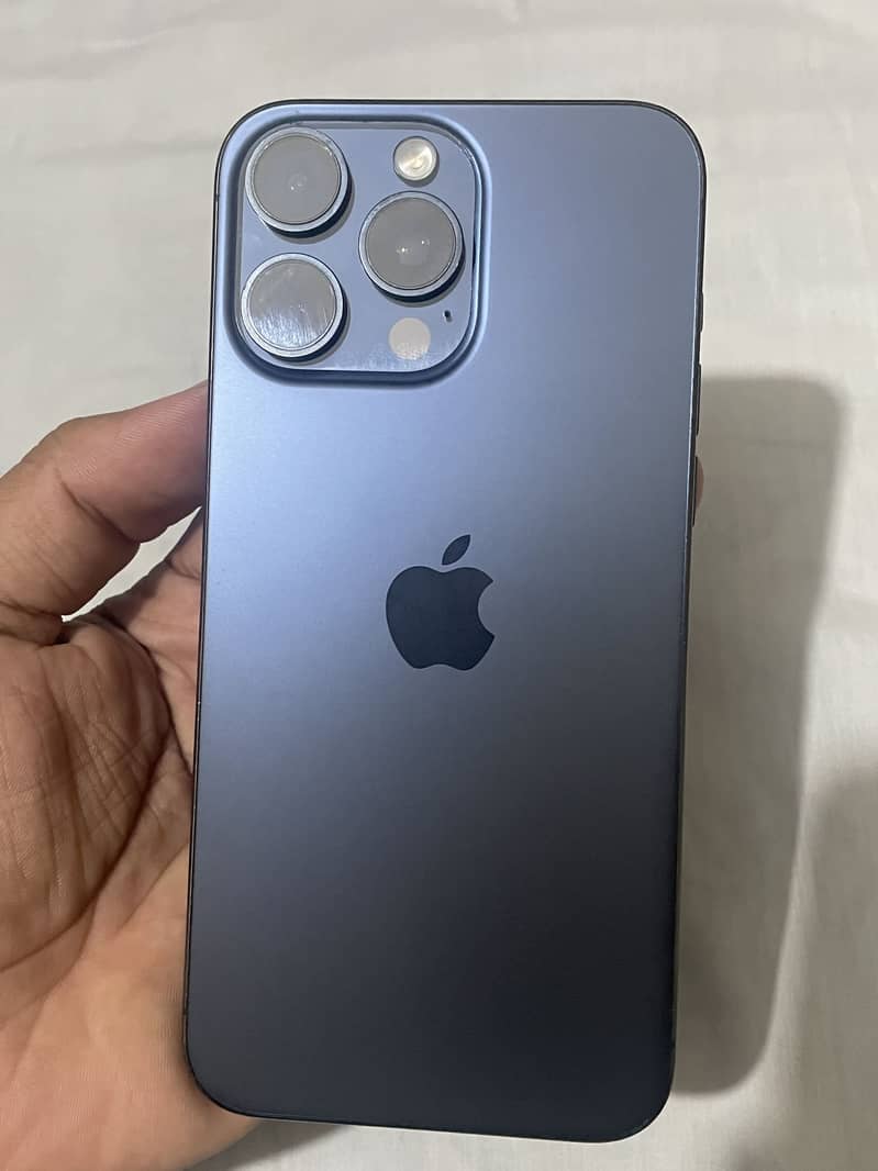 Apple iPhone 15 Pro Max 1