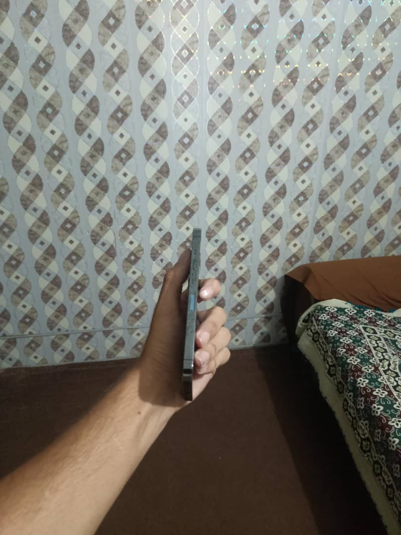 Apple iPhone 13 Pro 3
