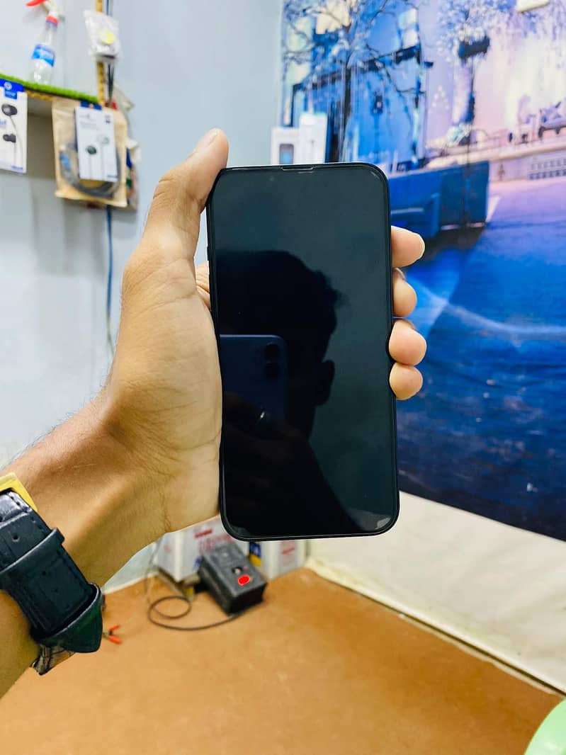 Apple iPhone 13 3