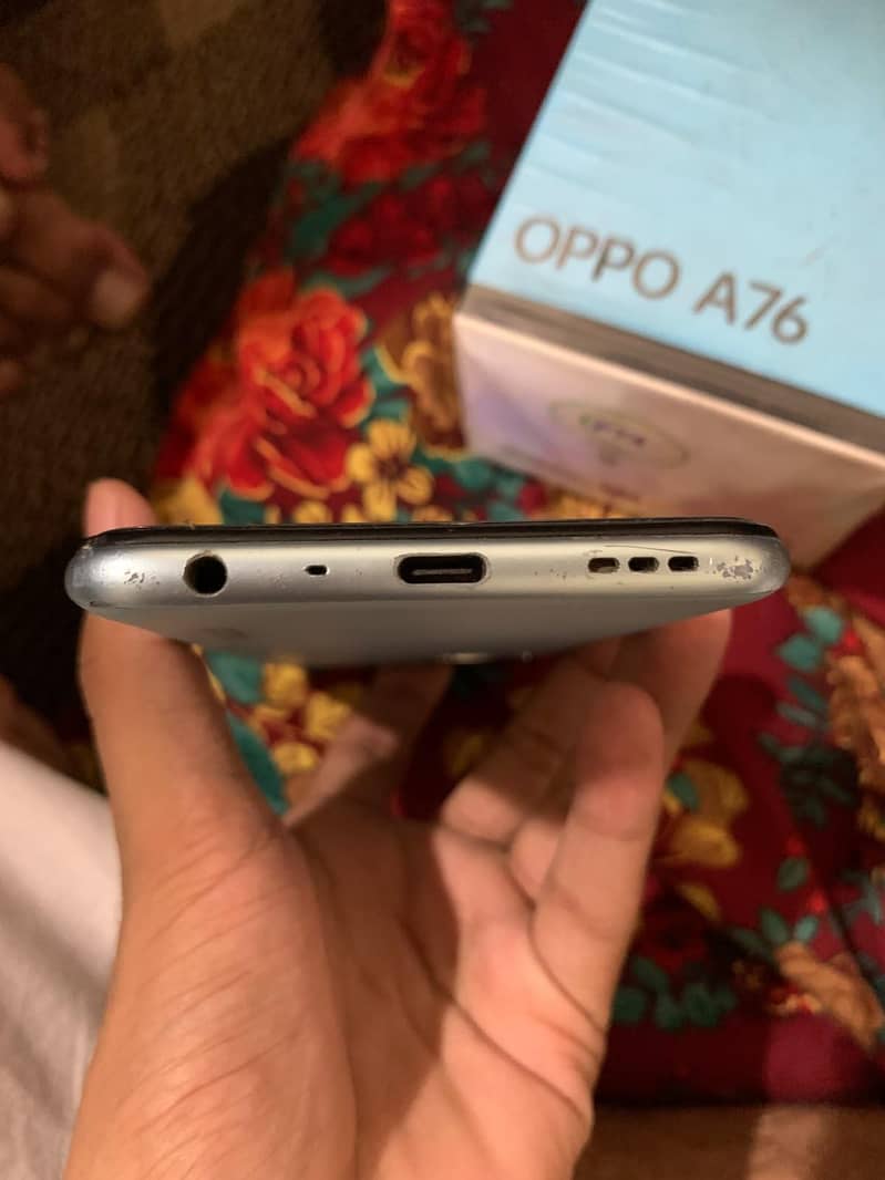 OPPO A76 1