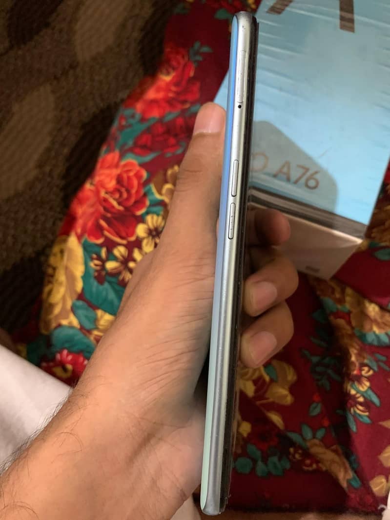 OPPO A76 5