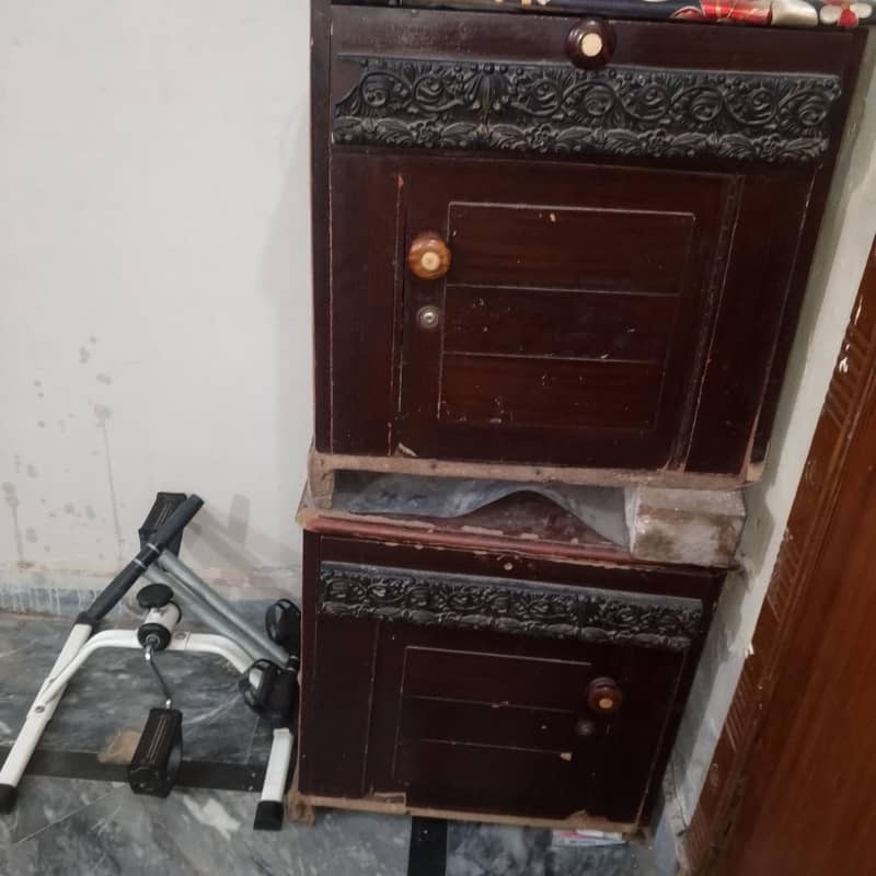 bed side tables mirror 1