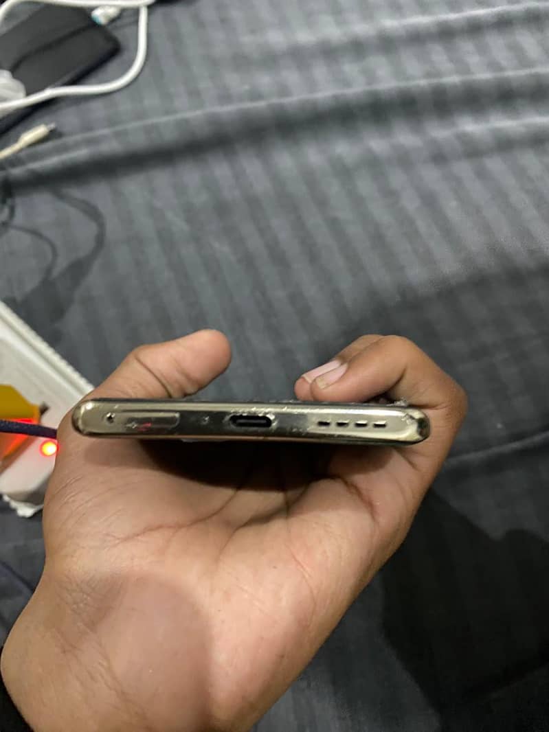 Infinix Note 40 Pro 4