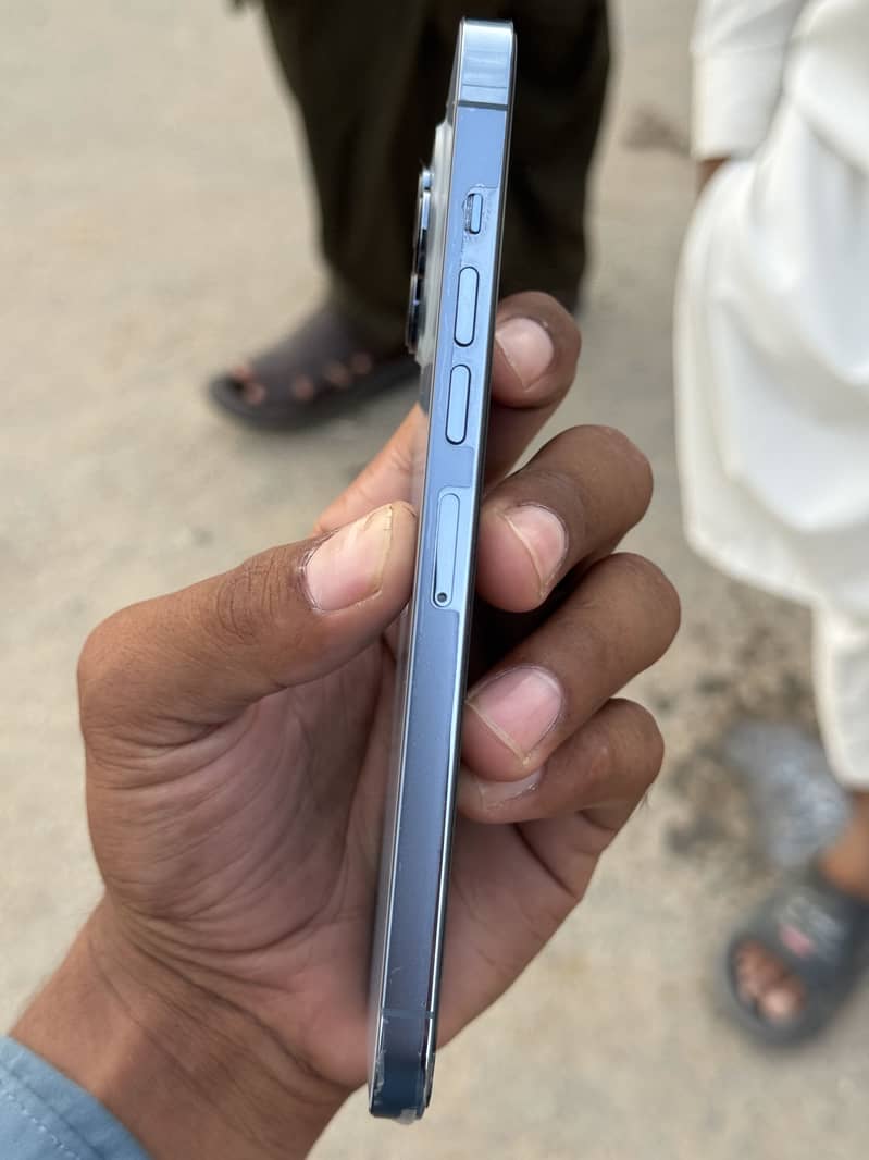 Apple iPhone 13 Pro Max 3