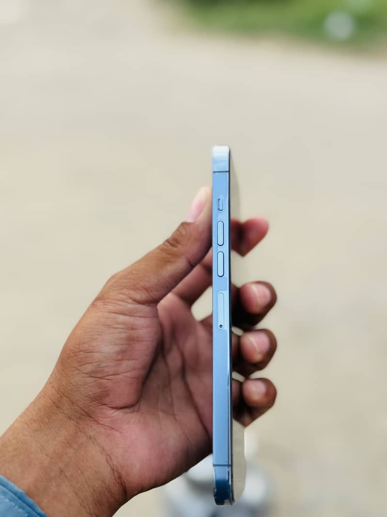 Apple iPhone 13 Pro Max 4
