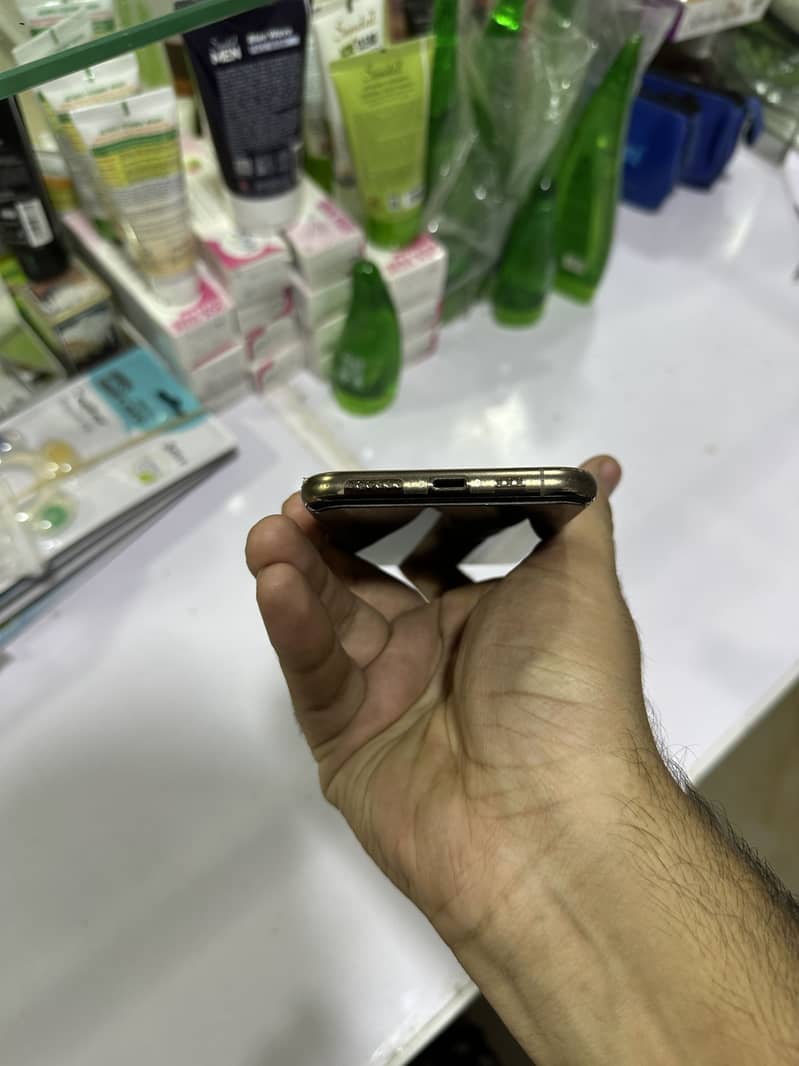 Apple iPhone 11 Pro 3