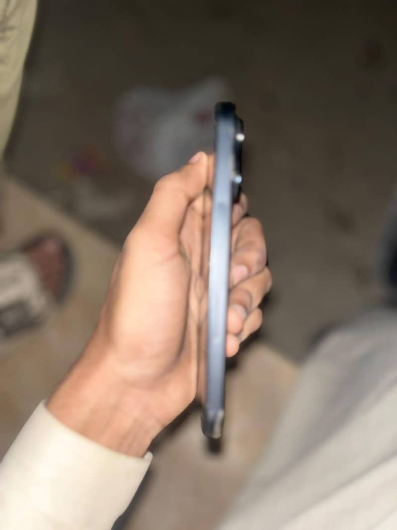 Apple iPhone 15 Pro 3