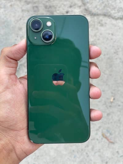Apple iPhone 13