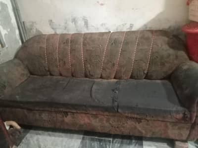 1 seater and 3 seater sofa hy used mai 03235959196