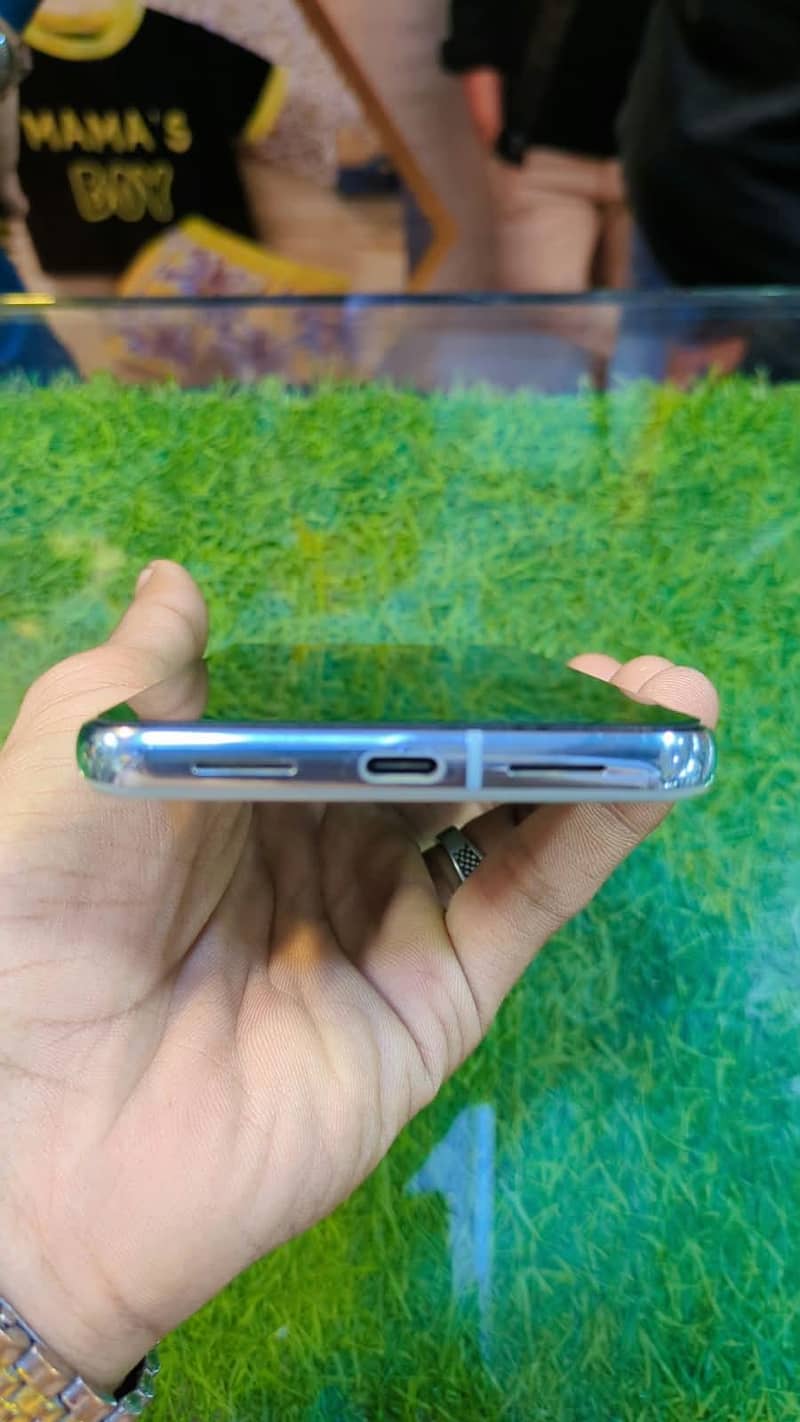 Google Pixel 8 Pro 2