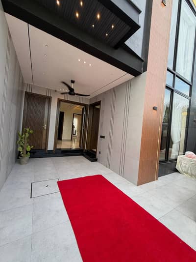 5 Marla Ultra Modern House Available For Sale