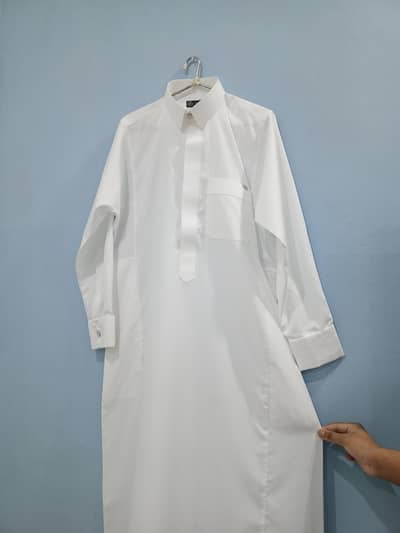 white saudi thobe