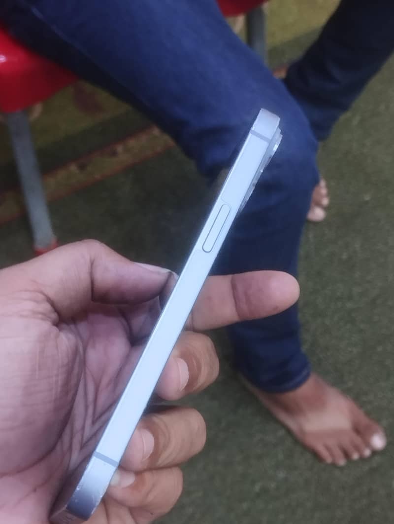 Apple iPhone 14 1