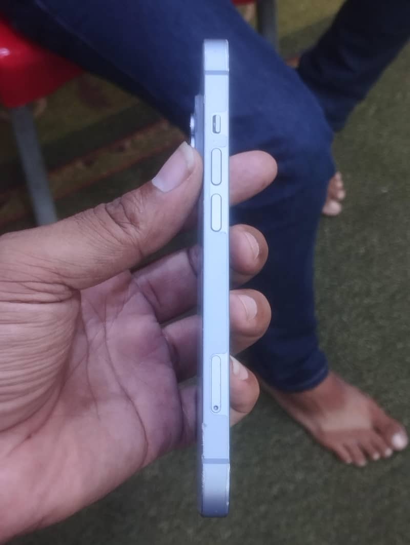 Apple iPhone 14 2