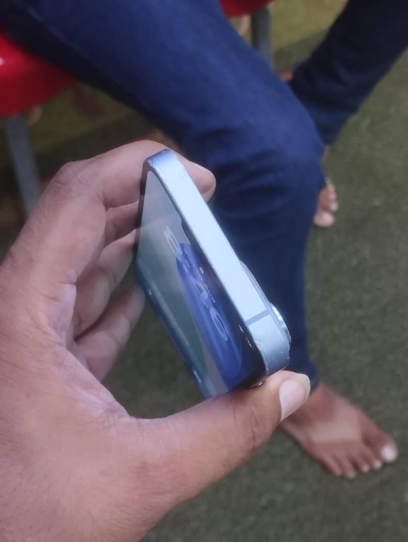 Apple iPhone 14 3