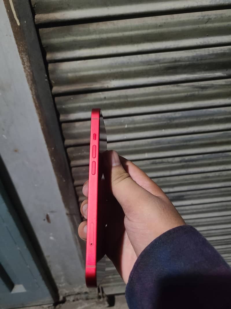 Apple iPhone 13 2