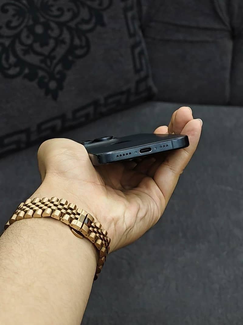 Apple iPhone 15 Pro 1