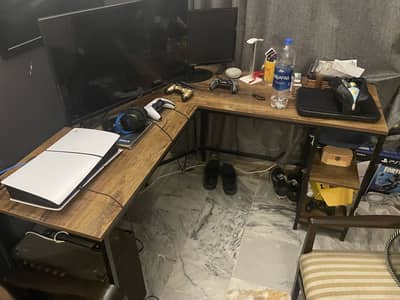 L shaped Desk