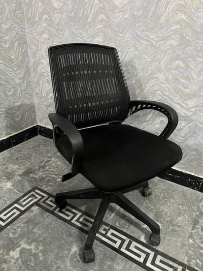 Office chair + 1 comfy chair