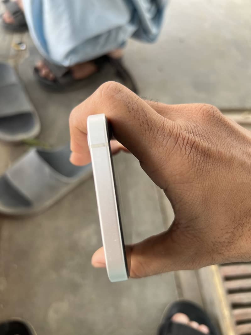 Apple iPhone 12 2