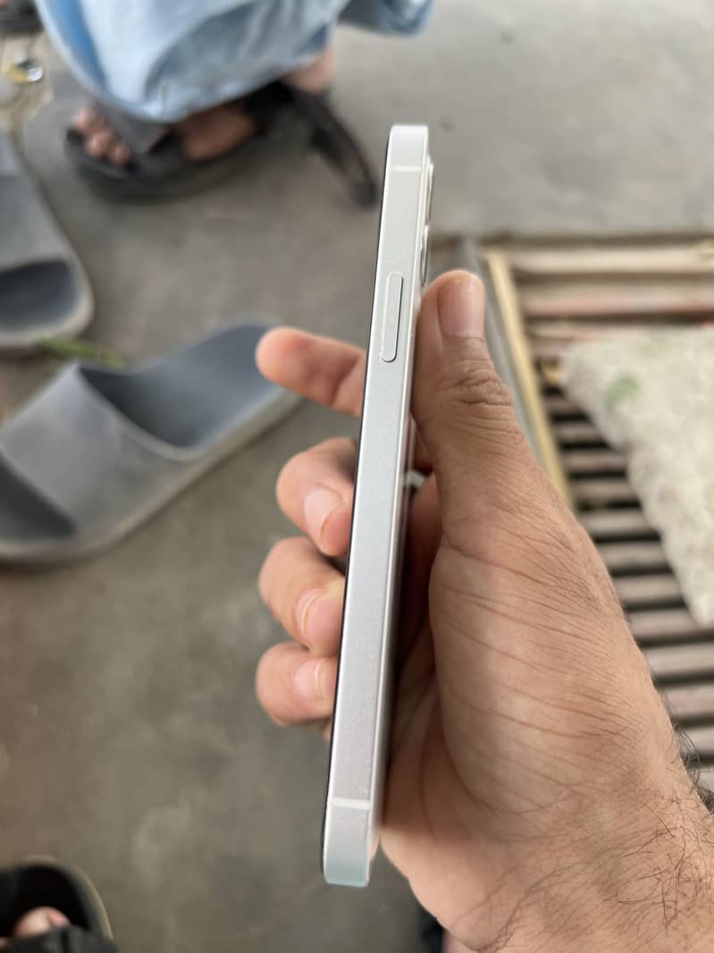 Apple iPhone 12 5