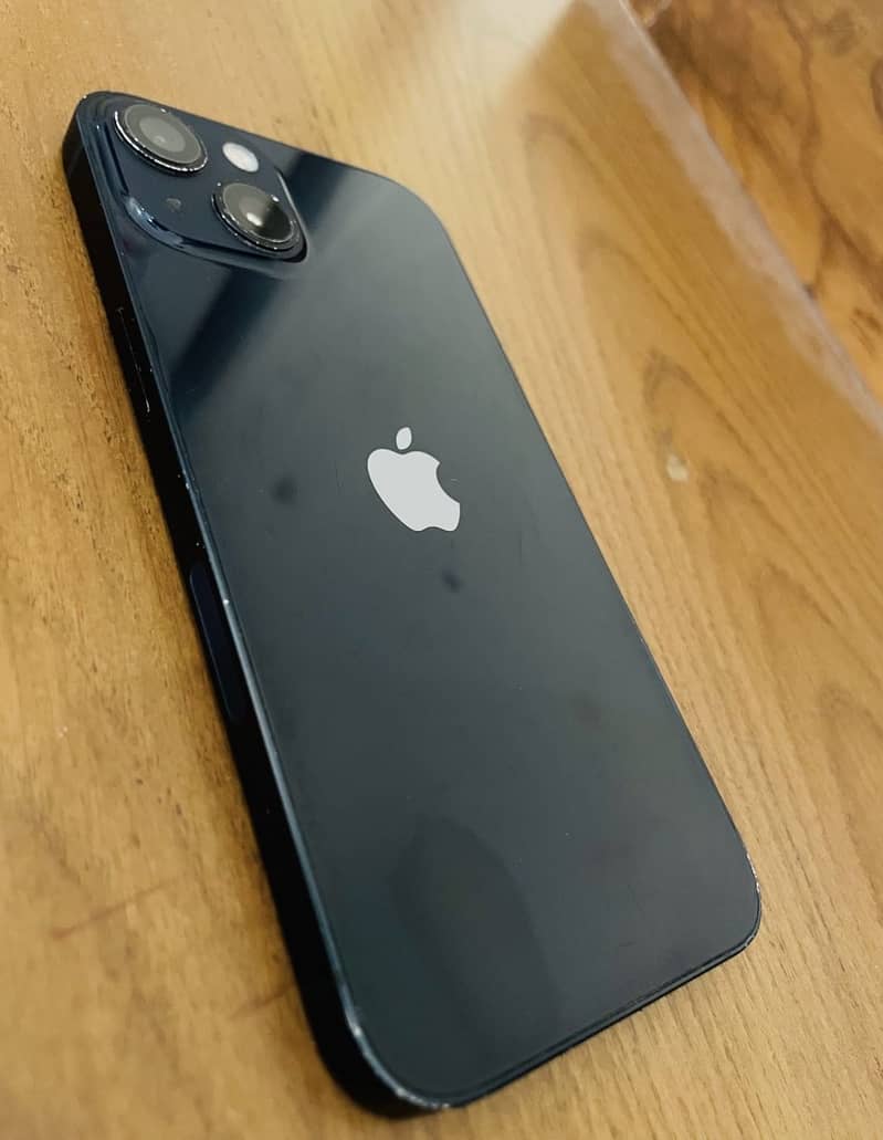 Apple iPhone 13 2
