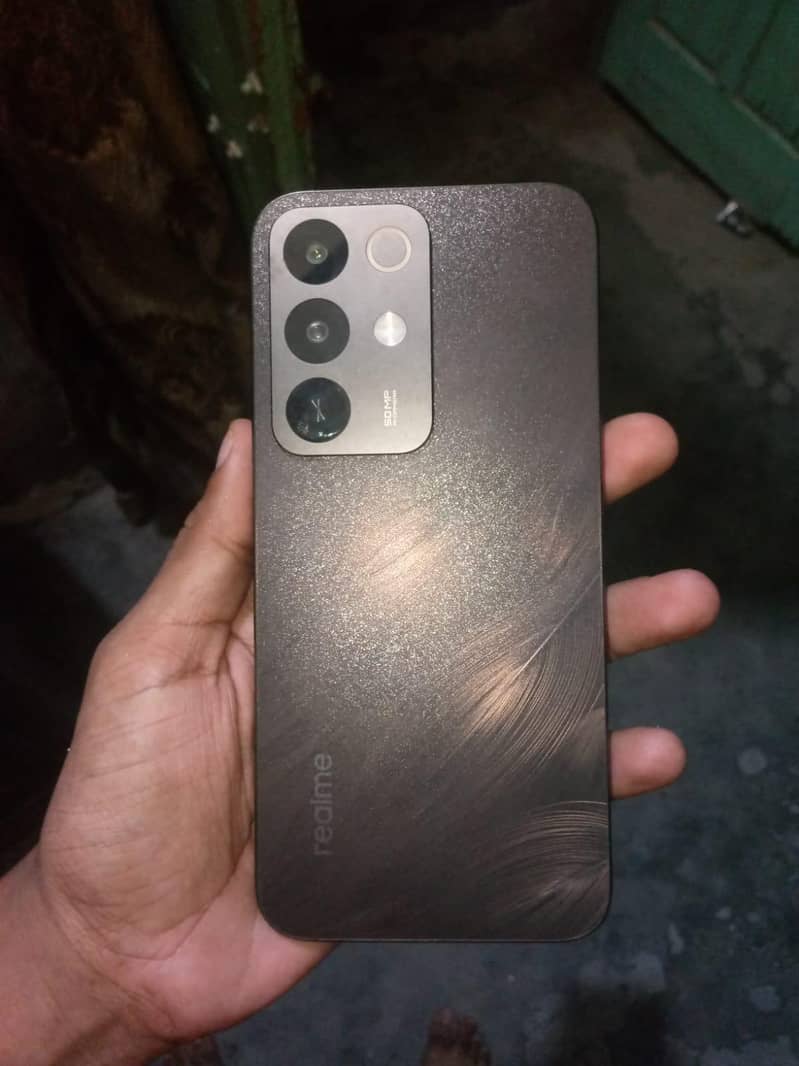 Realme C75 1