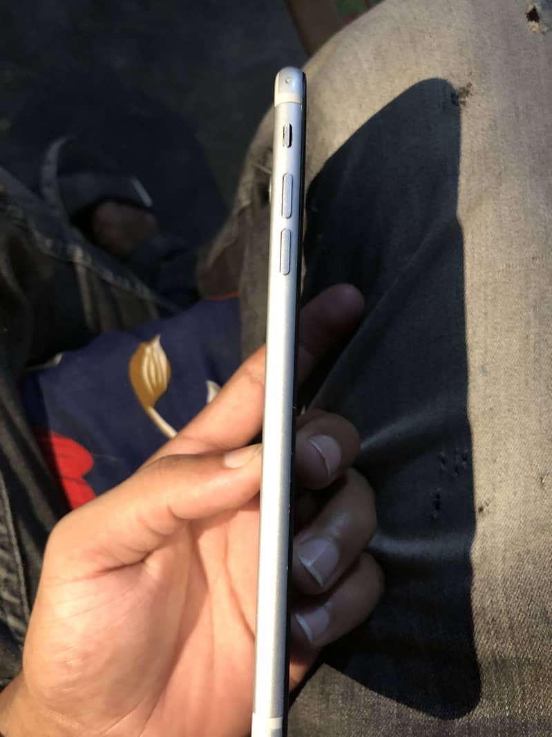 Apple iPhone 7 Plus 2