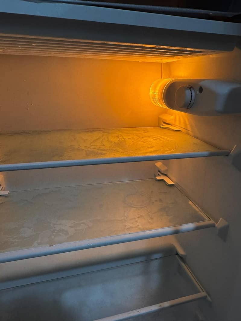 Refrigerator 0