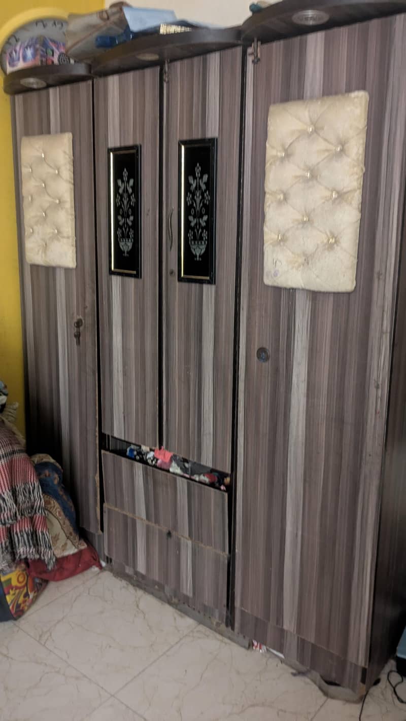 bed almari 2