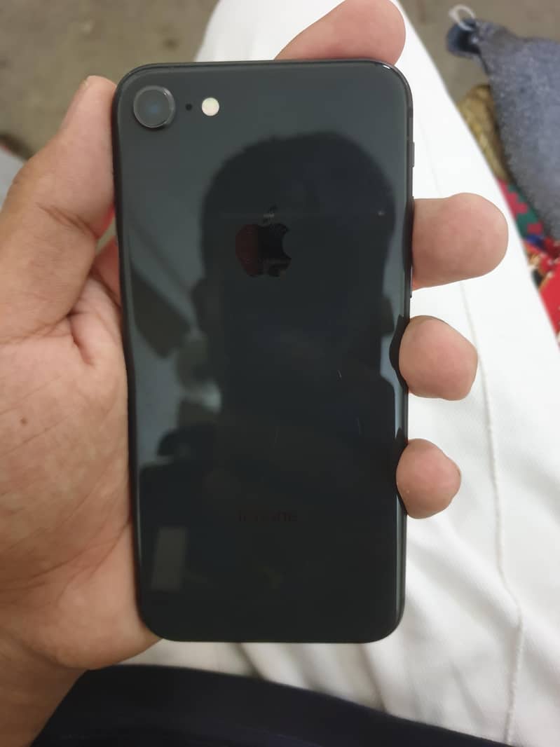 Apple iPhone 8 3