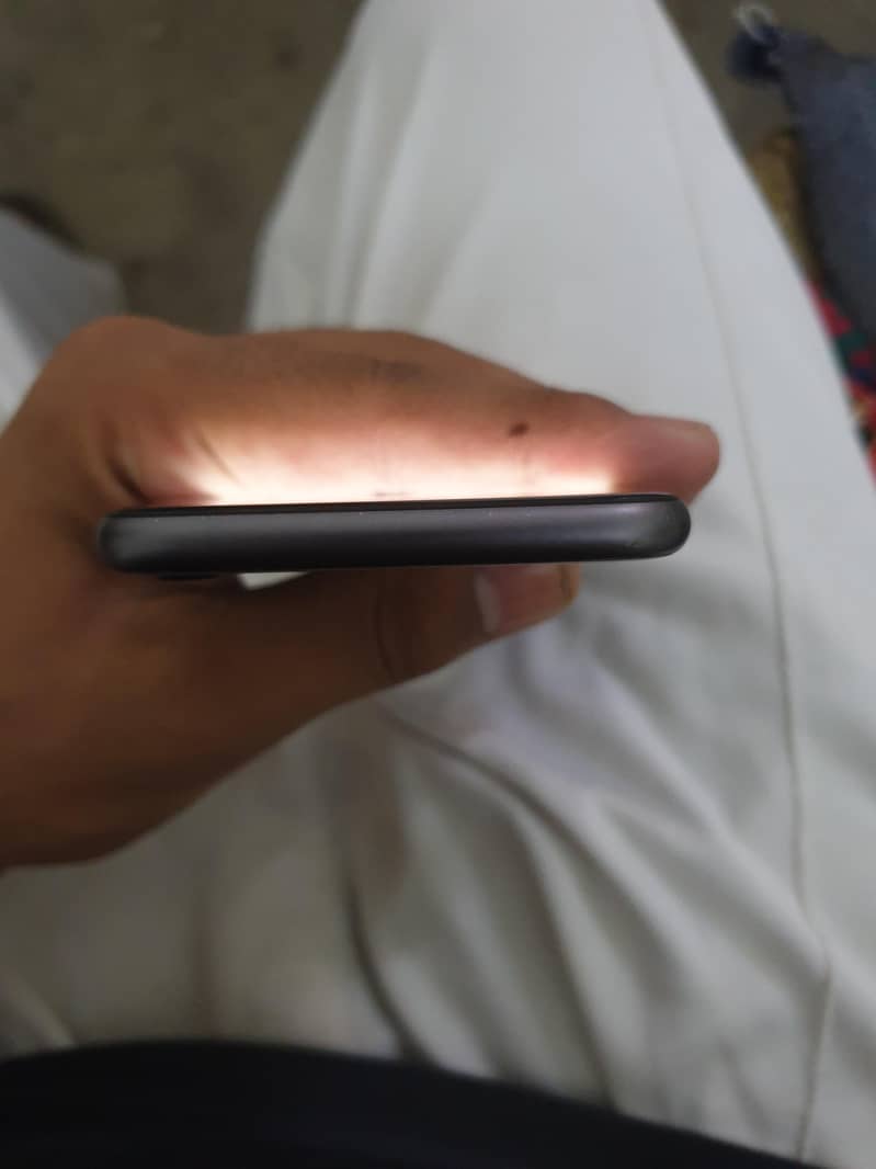 Apple iPhone 8 4