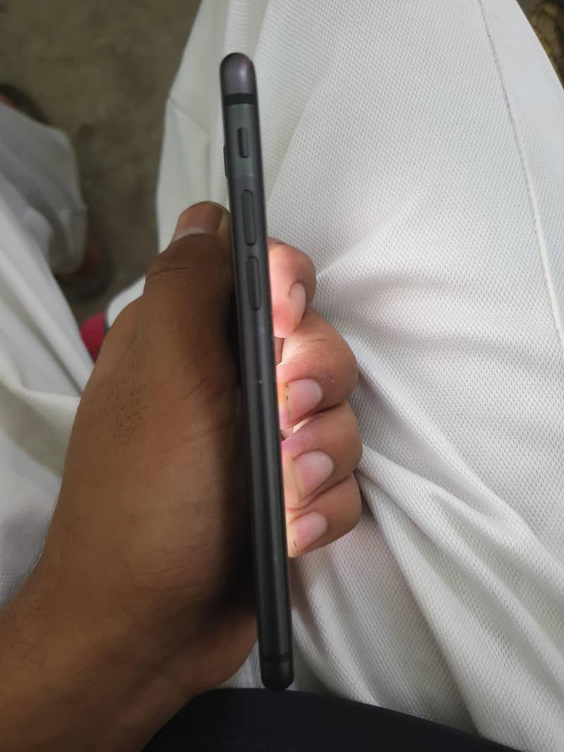Apple iPhone 8 5
