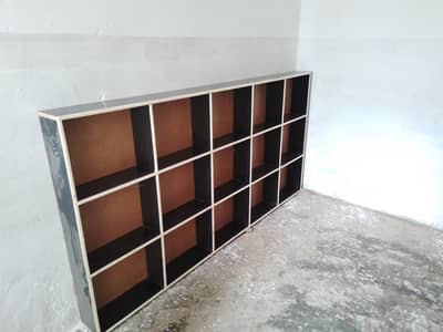 2 Display Shalf or 1 Counter