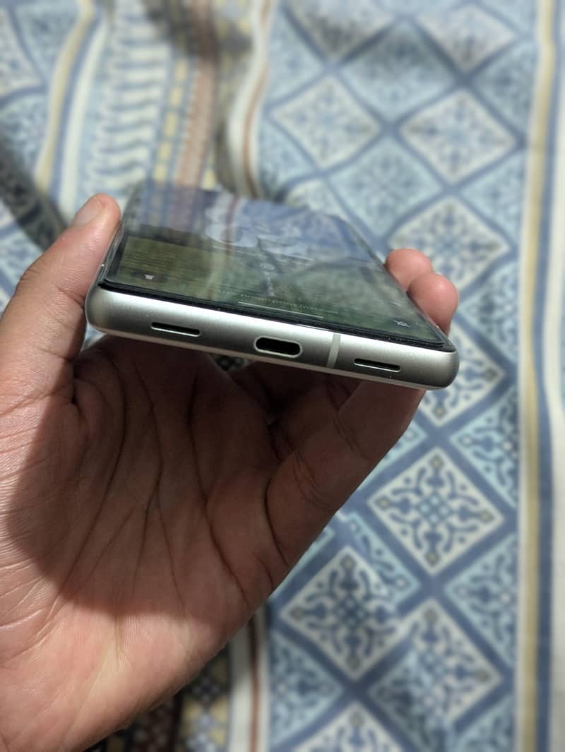Google Pixel 7a 3